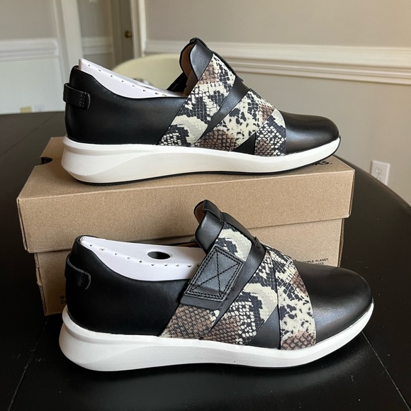 NWT Unstructured by Clarks Women’s Un Rio Strap Suede Shoes Black Snake 8.5 - Picture 7 of 15